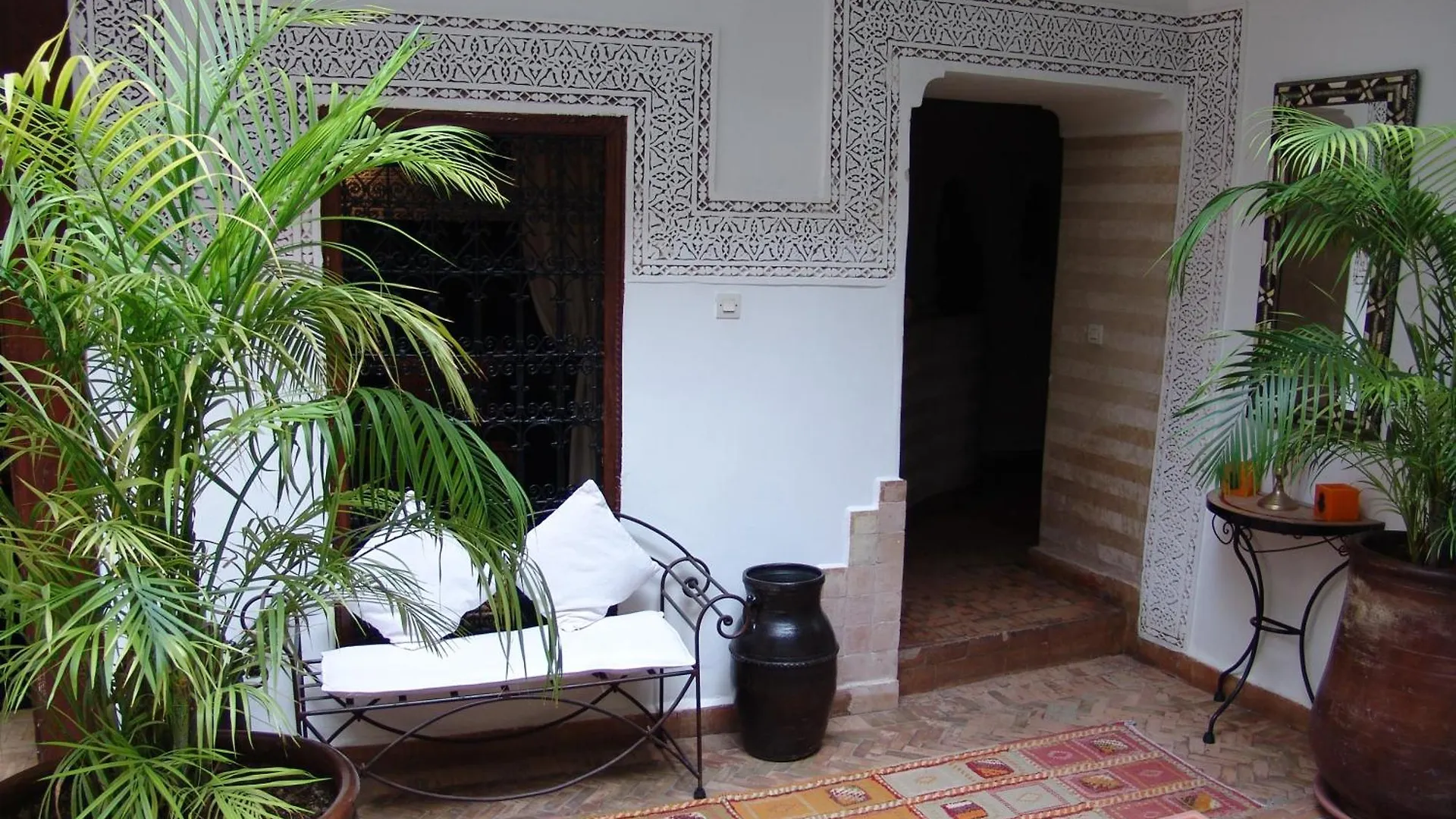 Riad Les Nuits De Marrakech Otel Marakeş