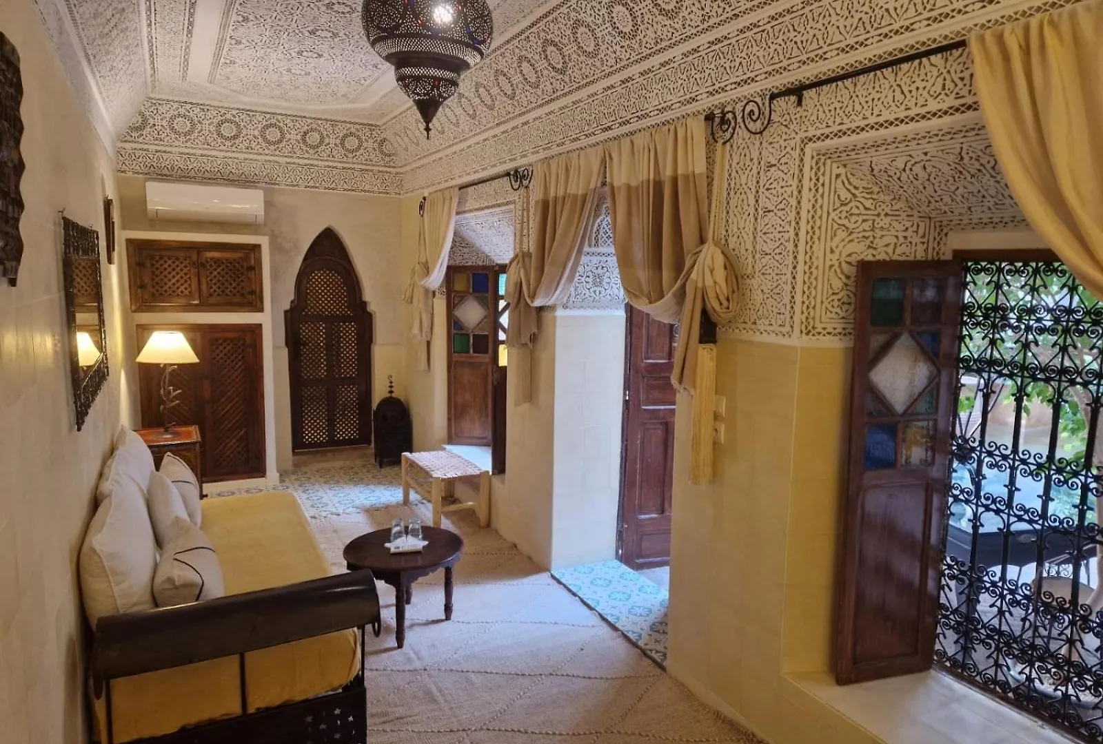 Riad Les Nuits De Marrakech Otel Marakeş