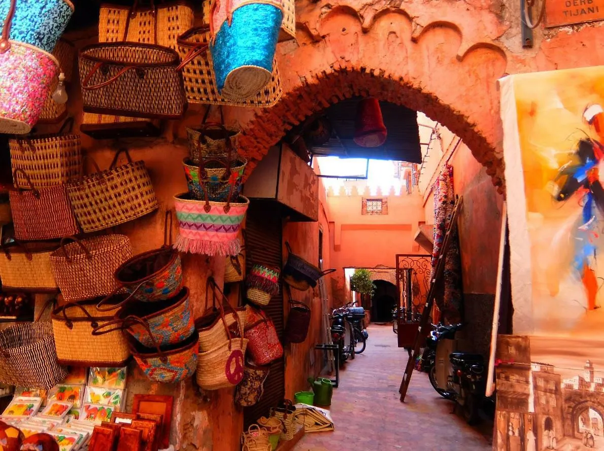 Riad Les Nuits De Marrakech Otel Marakeş